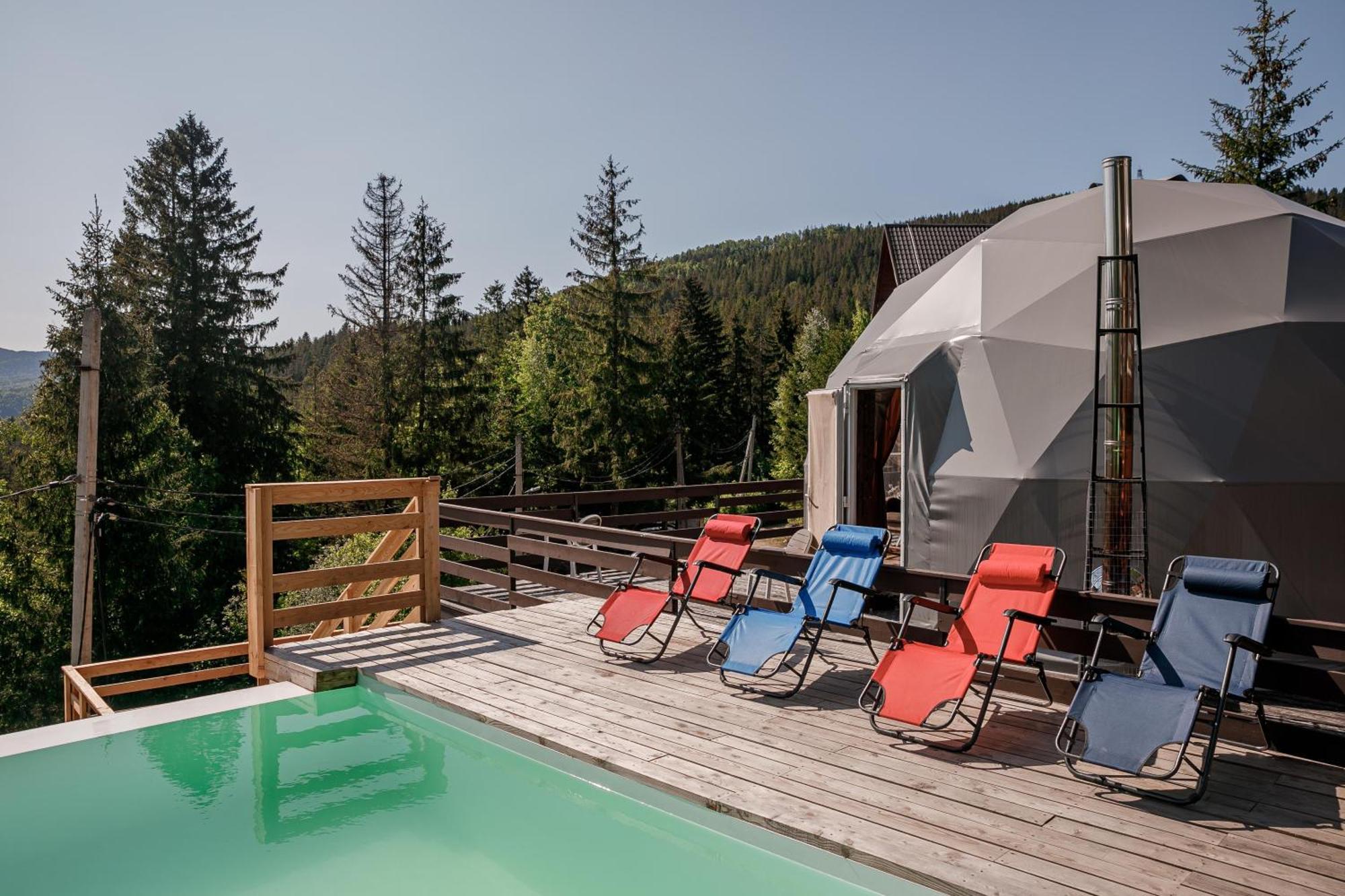 Karpatski Dzherela Otel