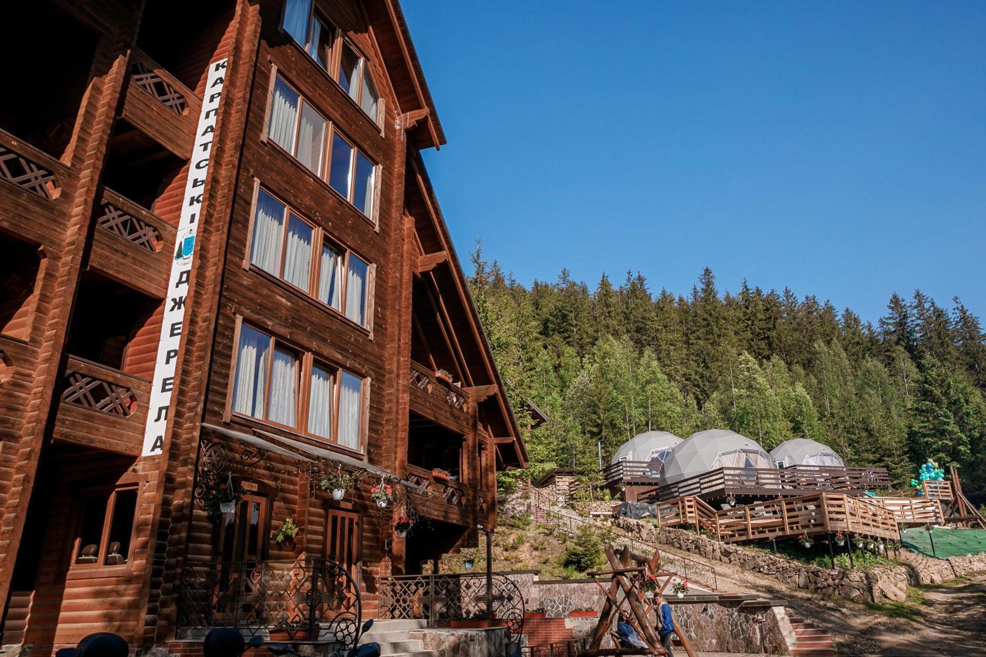 Karpatski Dzherela Otel